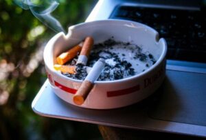 Una sentencia de la Sala de la Corte de Justicia de Pichincha dejó sin efecto el Decreto Ejecutivo 645 con el que se redujo la tarifa del Impuesto a los Consumos Especiales (ICE)