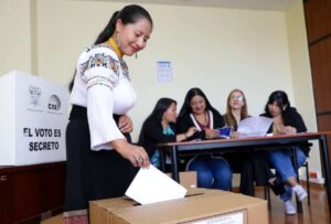 El Consejo Nacional Electoral (CNE) aprobó a cinco encuestadoras