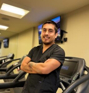 Aleph Verastegui el acupunturista peruano que marca la tendencia en la medicina alternativa