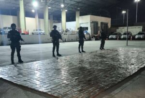 La Policía Nacional, a través de una denuncia ciudadana, localizó alrededor de 1 tonelada y media de clorhidrato de cocaína