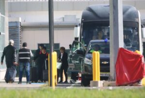 Los funcionarios que laboraban en las instalaciones de la Embajada de México abandonaron el Ecuador