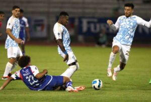 Emelec venció 1-2 al Imbabura, la noche de este viernes