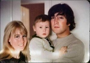 “Nunca vendas tus recuerdos. Con cariño, Paul McCartney”.