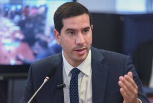 Los cortes de energía eléctrica en Ecuador estarán suspendidos hasta el domingo 26 de mayo