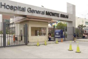 Dos presos que permanecían internados en el Hospital Monte Sinaí de Guayaquil se fugaron de la casa de salud