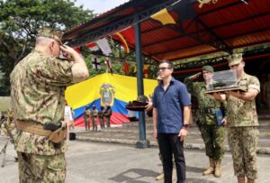 Desde la Base Naval “San Eduardo”, el presidente de la República, Daniel Noboa, extendió un saludo a los miembros de las Fuerzas Armadas (FFAA)