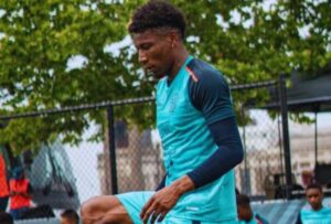 El delantero de la selección nacional, Kevin Rodríguez, no ha trabajado con el resto del grupo durante su permanencia en los Estados Unidos