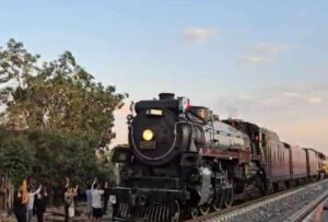 Una mujer fue arrollada tras intentar tomarse un selfie con la locomotora a vapor La Emperatriz