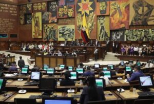 El Pleno de la Asamblea Nacional aprobó que el Consejo Directivo del Instituto Ecuatoriano de Seguridad Social (IESS) se mantenga con tres vocales