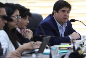 El secretario de la Administración Pública, Arturo Félix Wong, detalló que hay razones que motivaron al presidente Daniel Noboa a tomar distancia