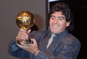 La justicia de Francia prohibió la venta del Balón de Oro del Mundial de 1986 que ganó Diego Armando Maradona