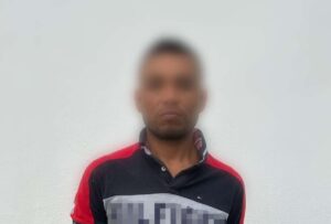 Un allanamiento en el sector María Auxiliadora de Manta, en Manabí, permitió la captura de Roberto B., alias “Perro Negro”