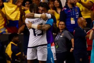 Enner Valencia anotó el primer gol del partido contra Bolivia