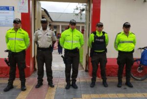 El Ministerio de Trabajo del Ecuador fijó en USD 198 el valor que recibirán los servidores policiales en servicio activo