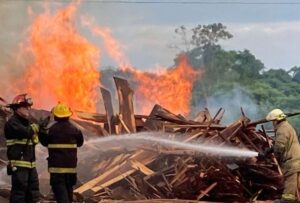 15 horas de labores, controlaron el incendio