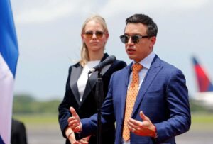 Daniel Noboa, presidente de Ecuador, y Nayib Bukele, mandatario de El Salvador