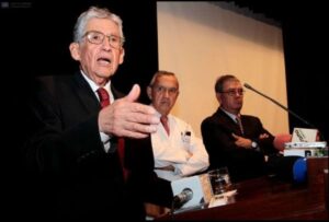 El presidente de la Sociedad de Lucha contra el Cáncer (SOLCA), Solón Espinoza Ayala, falleció hoy, domingo
