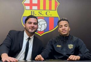 Barcelona SC cerró un acuerdo para fichar al lateral Byron Castillo