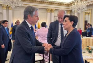 La ministra de Relaciones Exteriores y Movilidad Humana, Gabriela Sommerfeld, dentro de la reunión de Ministros de Asuntos Exteriores de la Alianza de las Américas (APEP), en Washington