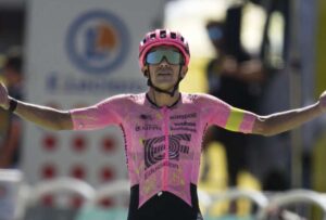 ¡Lo logró! Richard Carapaz avisó que lo intentaría, con la clasificación