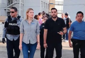 La ministra del Ambiente, Agua y Transición Ecológica, Sade Fritschi, realizó una inspección técnica al relleno sanitario del cantón Durán (Guayas)