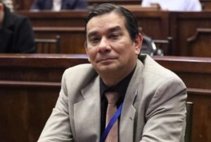 En un comunicado oficial, la bancada expresó que “no permitirá que los intereses individuales comprometan los principios ideológicos