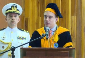 El presidente de la República, Daniel Noboa, recibió el doctorado honoris causa por parte de la Universidad Estatal de la Península de Santa Elena