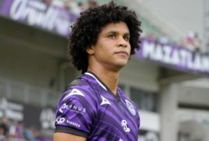 Barcelona SC confirmó el fichaje del delantero Eduard Bello