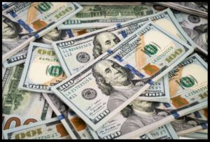 El presidente del Consejo Directivo del Instituto Ecuatoriano de Seguridad Social (IESS), Eduardo Peña, anunció que en agosto de este año, pagará entre USD 20 millones y USD 25 millones a las dializadoras