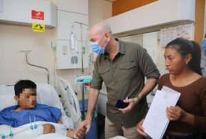 El ministro de Defensa, Giancarlo Loffredo, visitó a los miembros de la Fuerza de Tarea Conjunta Manabí