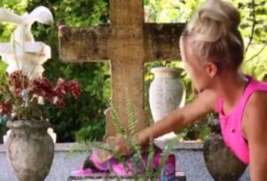 Ahora los cementerios y las tumbas entran a los retos de TikTok