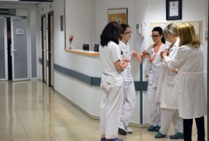 El Ministerio de Sanidad de España ofrece plazas en Medicina, Farmacia, Enfermería, Psicología