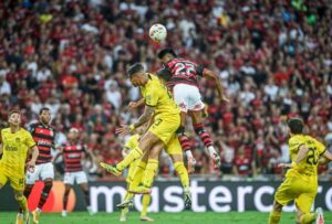 Flamengo, donde milita el ecuatoriano Gonzalo Plata, perdió 0-1 en el Maracaná ante Peñarol