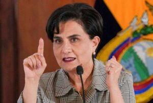 La Cancillería del Ecuador confirmó el traslado temporal de Verónica Abad