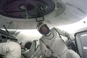 SpaceX-Polaris realiza la primera caminata espacial privada