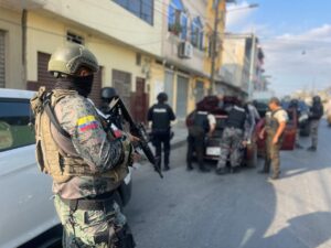 Inteligencia militar, realizaron el allanamiento de una vivienda en el cantón Durán, misma era usada como deshuesadero de motocicletas