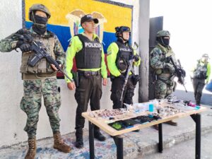 Fuerzas Armadas intervienen CPL Nro. 1 Tungurahua