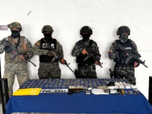 Inteligencia militar y policial realizaron un allanamiento a una vivienda en el cantón Durán