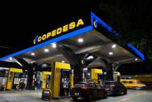 Julio José Neira, secretario general de la Integridad Pública, denunció públicamente que la empresa Copedesa habría perjudicado al Estado ecuatoriano en USD 94 millones