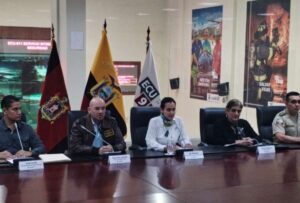 Tras la reunión del Comité de Operaciones de Emergencias (COE) Nacional, las autoridades indicaron las principales resoluciones para enfrentar los incendios forestales en Quito