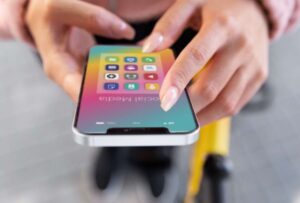 El Ministerio de Telecomunicaciones y de la Sociedad de la Información (MINTEL), en coordinación con la Agencia de Regulación y Control de las Telecomunicaciones (ARCOTEL), ha anunciado que implementará acciones para preservar la continuidad de los servicios de telecomunicaciones a nivel nacional