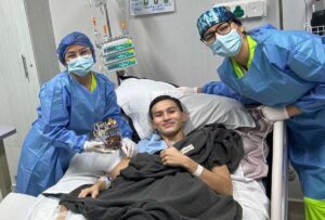 Walter Macías Holguín, de 19 años, fue dado de alta del Hospital de Especialidades Portoviejo (HEP) luego de 140 días de recuperación