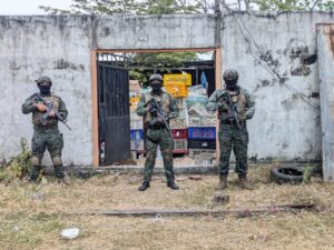 Mediante acciones tácticas de #FAE, de control de armas, municiones y explosivos (CAMEX) y patrullajes móviles por los ejes viales Durán – Tambo, Durán Yaguachi y Durán – Boliche