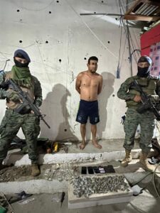 Allanamiento de un inmueble ubicado en el barrio cuba, del cantón Manta