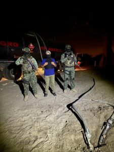 A través de la FAE, gracias a trabajos de  inteligencia militar, se pudo detectar a un tanquero que se encontraba abasteciéndose de combustible