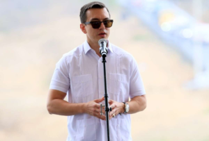 Presidente Noboa buscará acuerdos energéticos en Cali