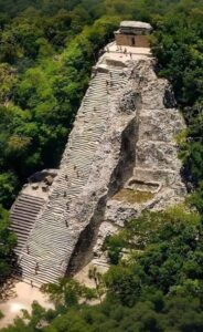 La pirámide en donde aún se permite subir sus escalones como los antiguos Mayas