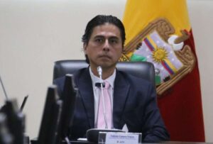 El Ministerio de Energía y Minas designó a Fabián Calero Freire como el nuevo Viceministro de Electricidad y Energía Renovable