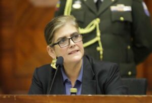 Mónica Palencia, ministra del Interior, permanecerá en su cargo