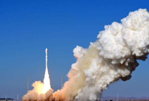 China lanza cohete portador comercial Lijian-1 Y5 con 15 satélites